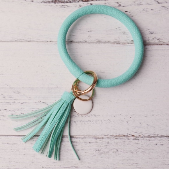 NWT Mint Big 0 Tassel Keychain Key Ring - Picture 1 of 2